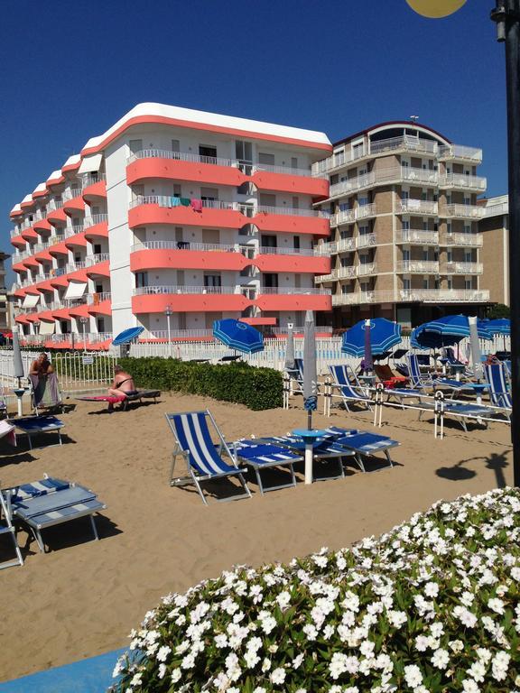 Residence Apollo - Walterigato Apartments Solo Per Famiglie Lido di Jesolo Buitenkant foto