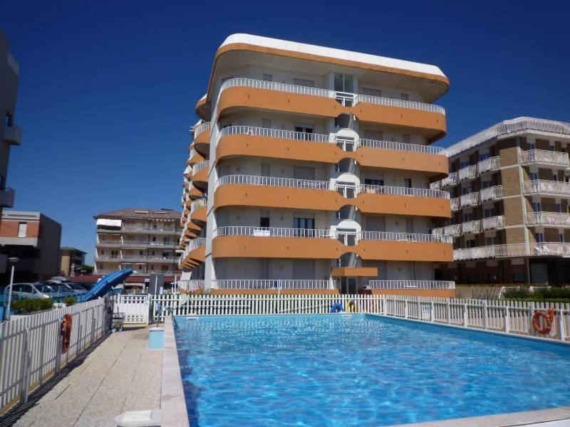 Residence Apollo - Walterigato Apartments Solo Per Famiglie Lido di Jesolo Buitenkant foto